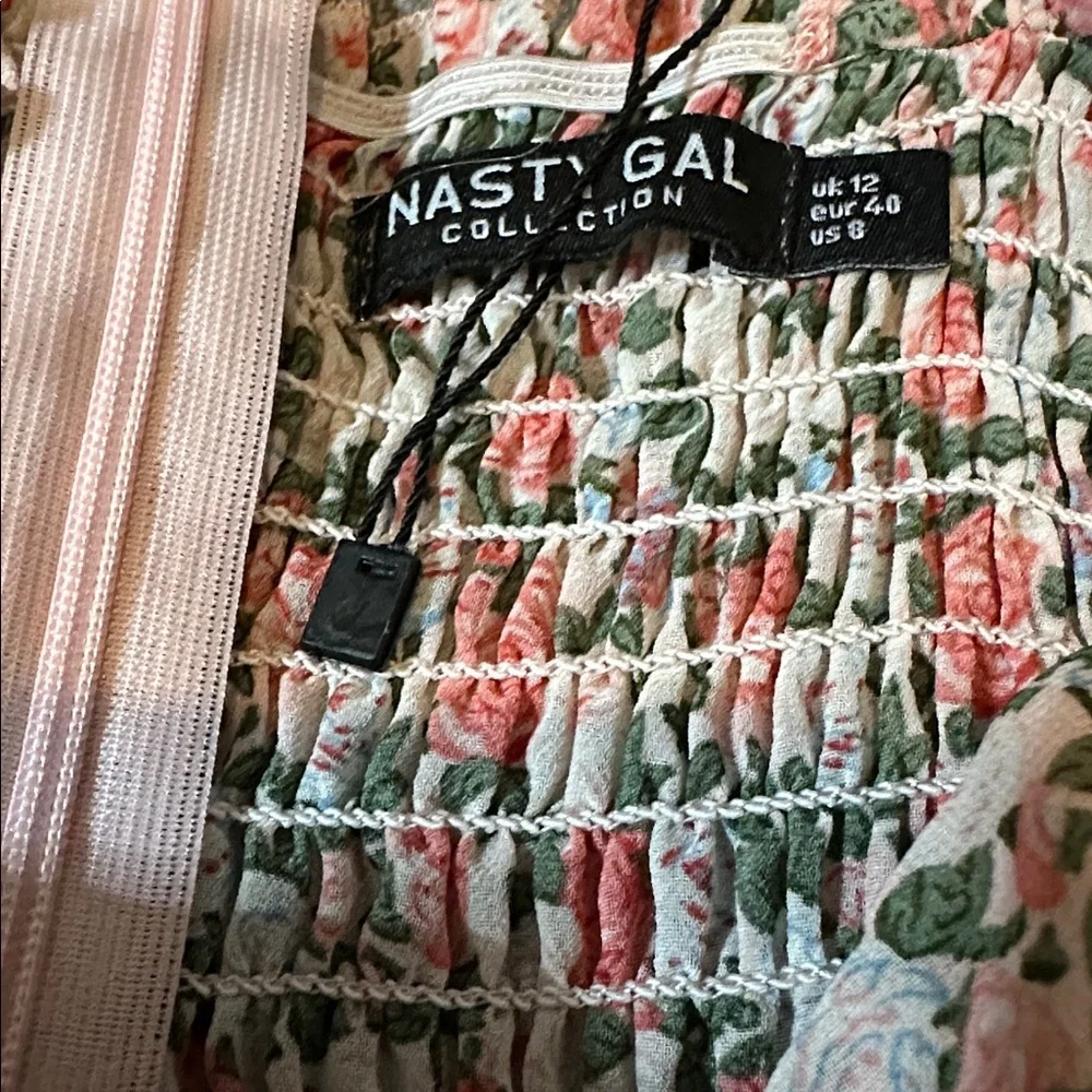 Nasty Gal Floral Smocked Dress size 8 - Picture 4 of 4